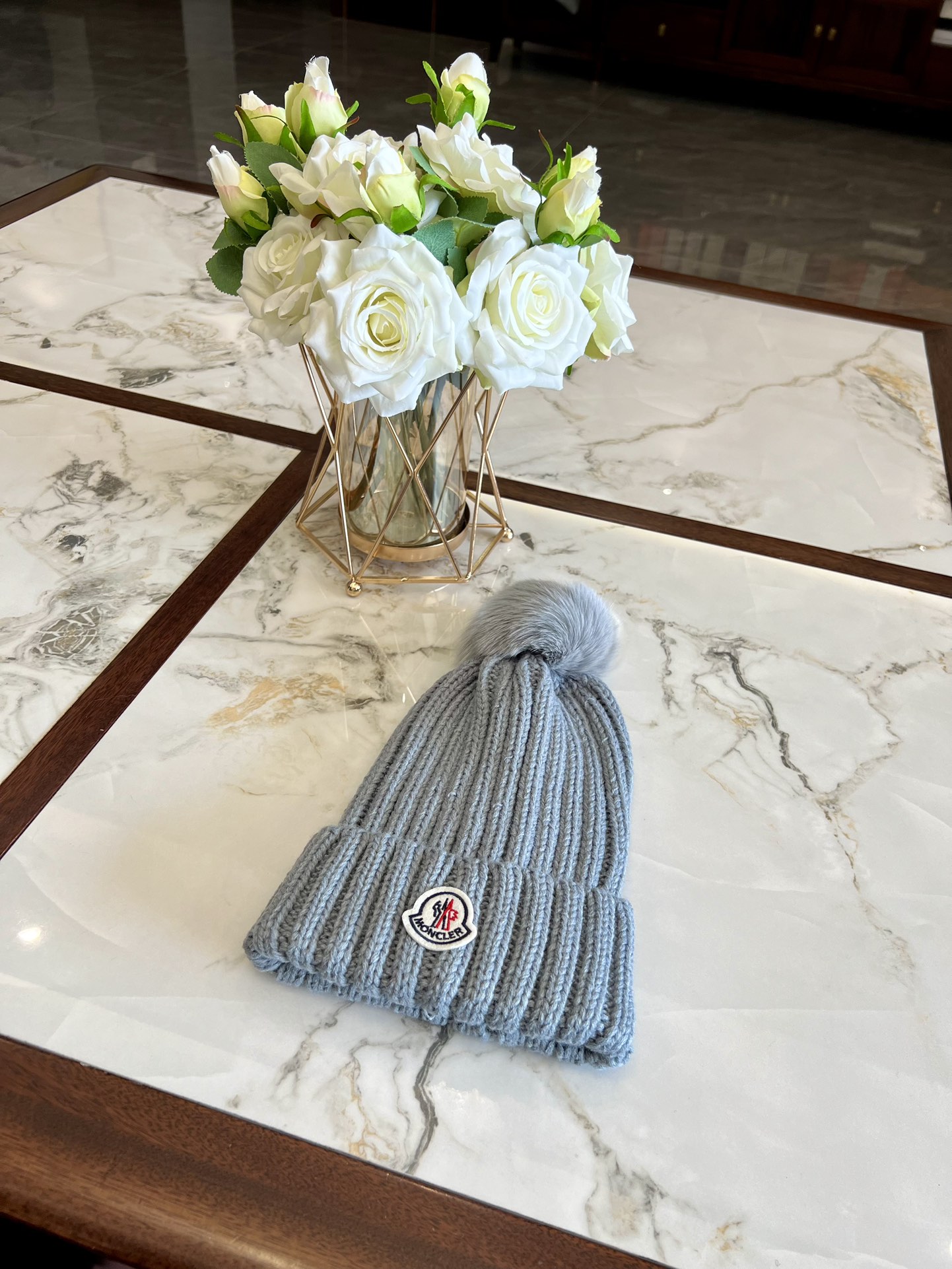 moncler hat model 06